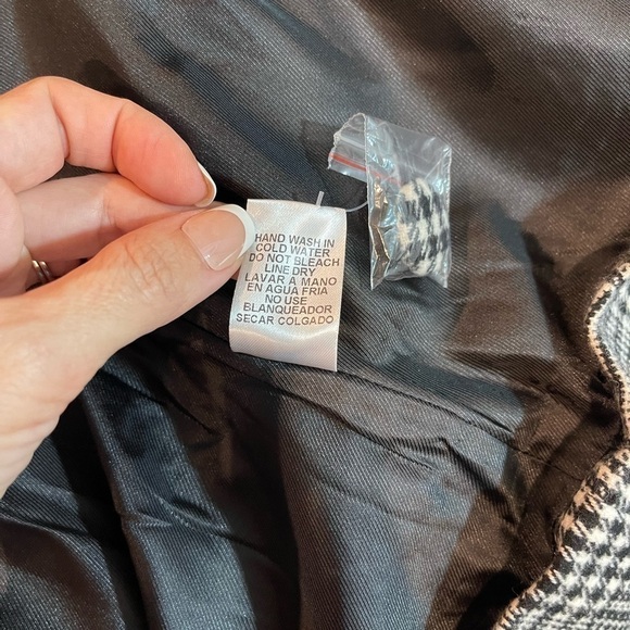 ENTRO black & white Plaid Blazer NWT, single button festive size small - Picture 8 of 9